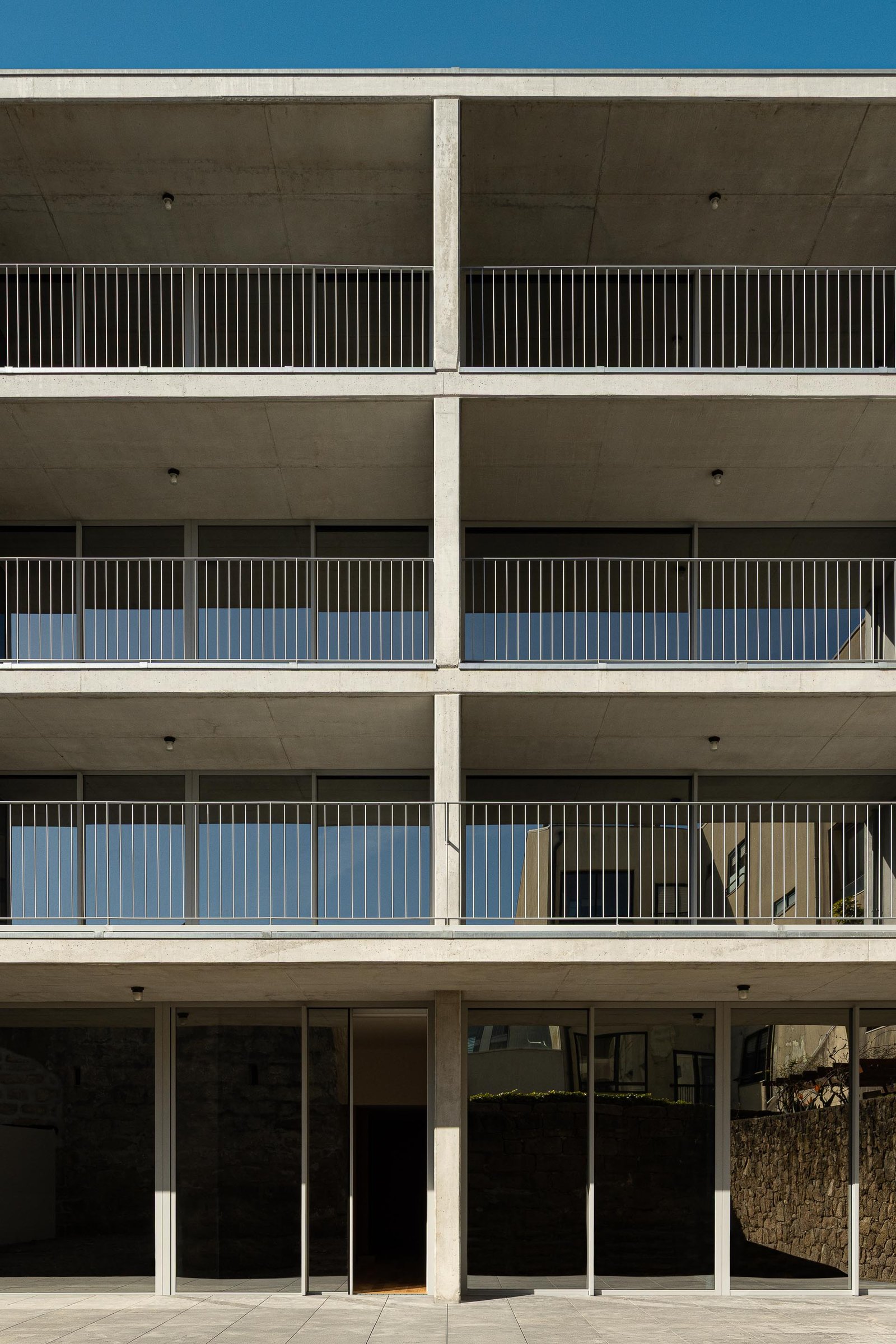 Hintze Ribeiro Residential Building