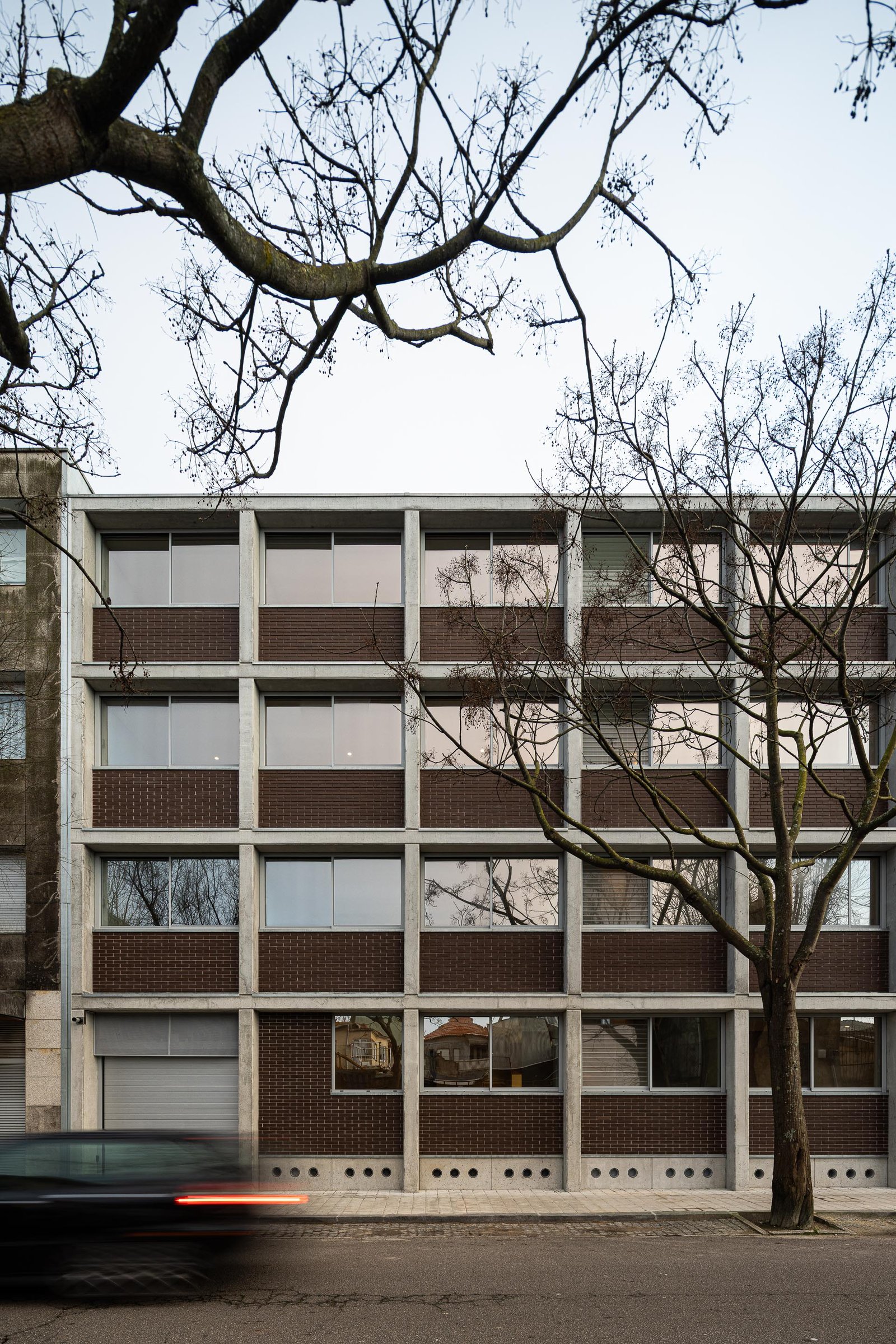 Hintze Ribeiro Residential Building